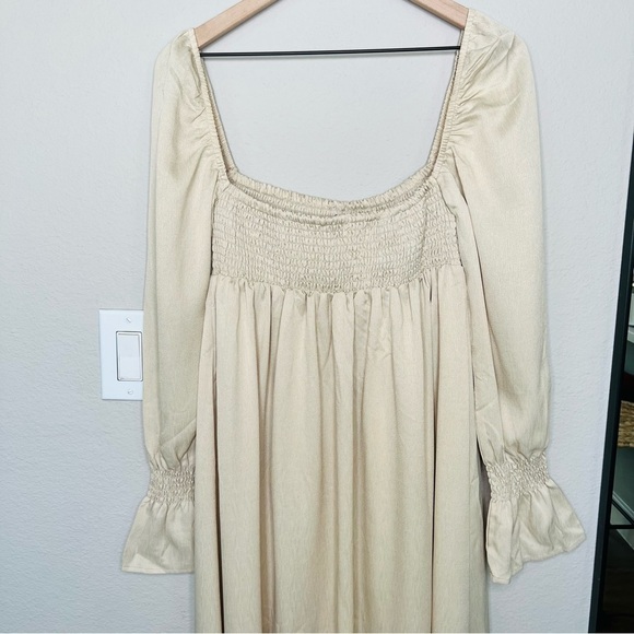 WEWOREWHAT On/Off Shoulder Smocked Dress Crème Bruilee Beige S - Picture 6 of 7